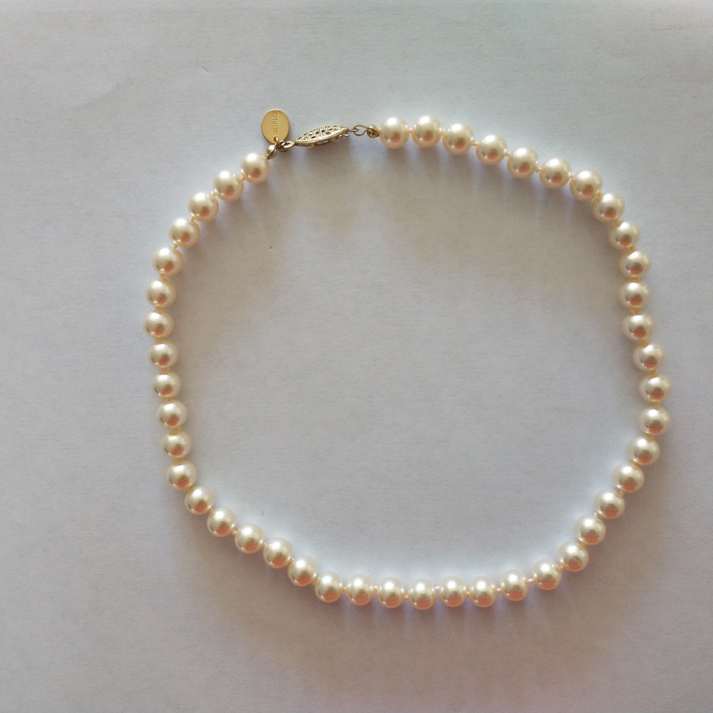 Elegant Pearl Colored Necklace